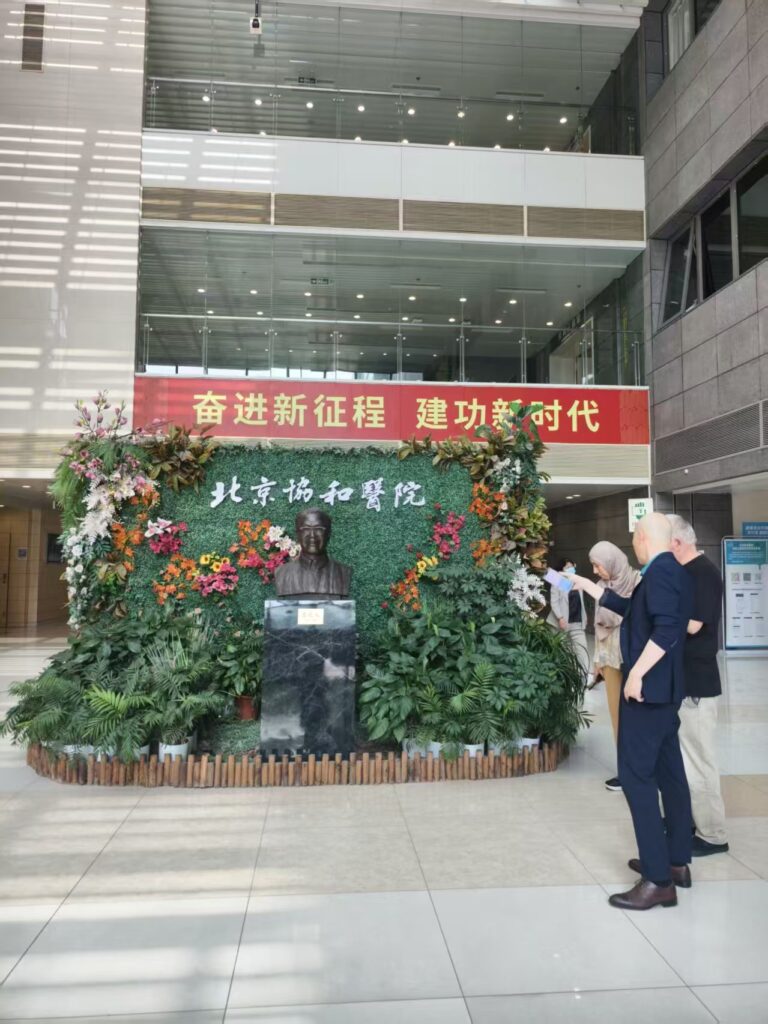 西班牙资深医疗专家 - Dr. Murad 62370d13a7a68e1d4a220b5ad4187095